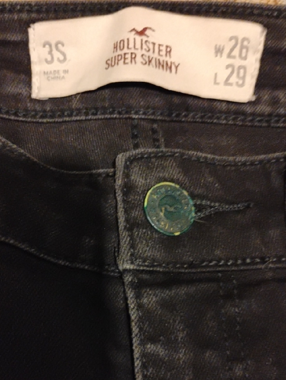 Hollister Super Skinny Jeans in Washed Charcoal Black